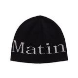 GORRO CORTO DE JACQUARD CON LOGO EN NEGRO